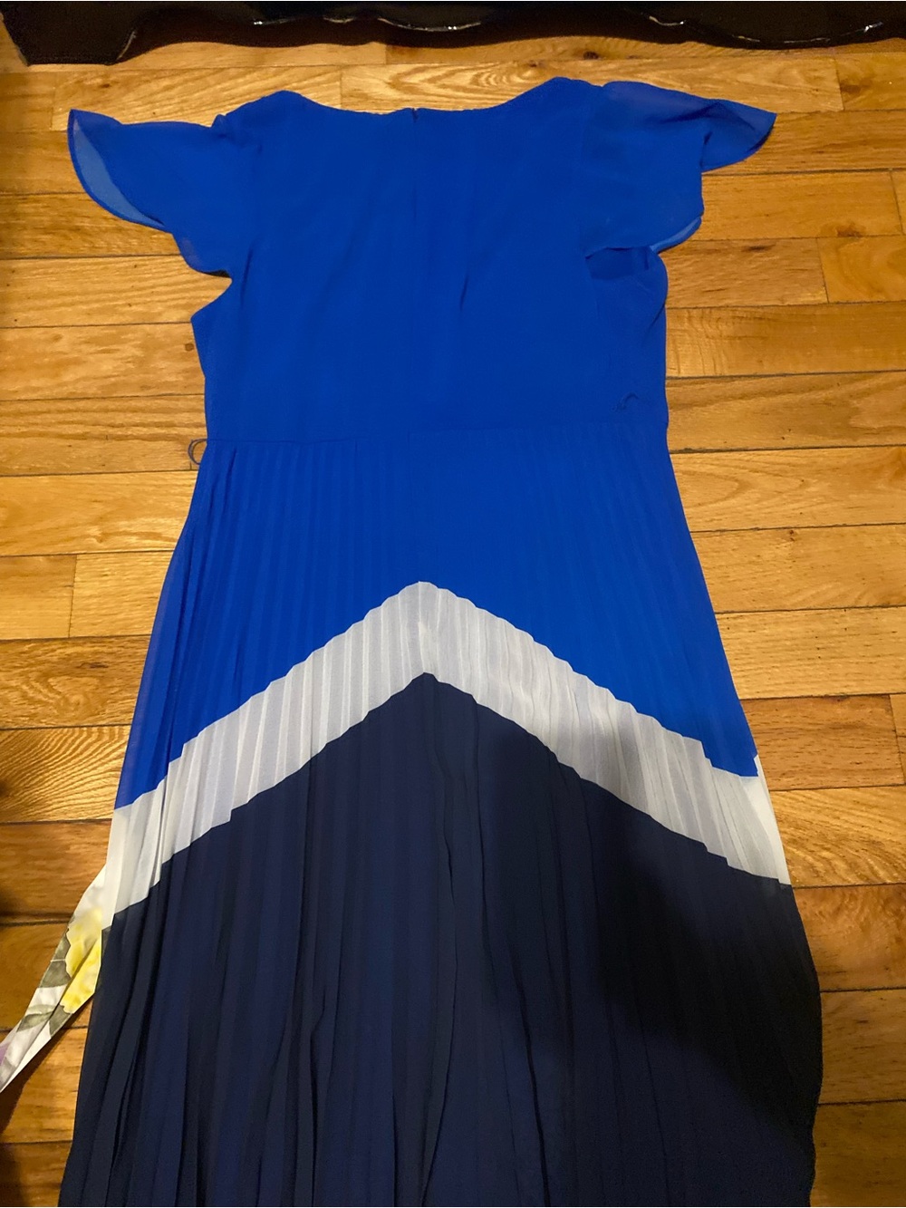 DKNY Blue White Navy Chevron Pleated Dress